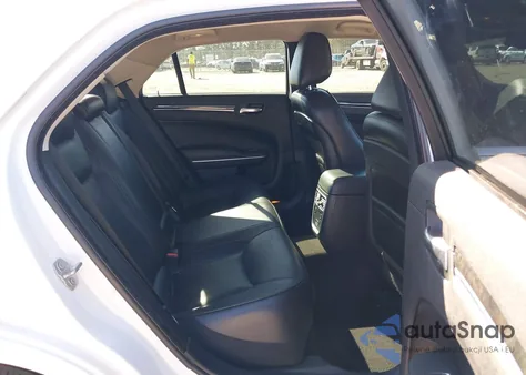 2019 Chrysler 300 Limited z USA, uszkodzony, nr VIN 2C3CCAEG3KH536492